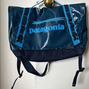 Patagonia Black Hole series Messenger Bag in Perfect Condition! RARE